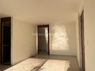 Apartamento de 3 alcobas en arriendo en Los Balsos, Medellín, 87 m² · foto 2 de 11