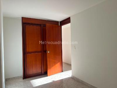 Apartamento de 3 alcobas en arriendo en Los Balsos, Medellín, 87 m² · foto 5 de 11