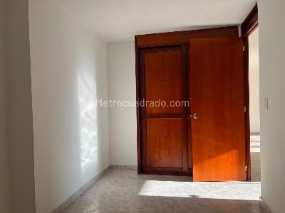 Apartamento de 3 alcobas en arriendo en Los Balsos, Medellín, 87 m² · foto 6 de 11