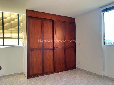 Apartamento de 3 alcobas en arriendo en Los Balsos, Medellín, 87 m² · foto 8 de 11