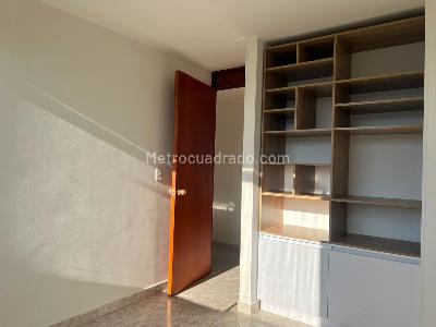 Apartamento de 3 alcobas en arriendo en Los Balsos, Medellín, 87 m² · foto 9 de 11