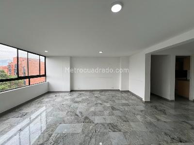 Apartamento de 3 alcobas en venta en El Poblado, Medellín, 138 m² · foto 2 de 15