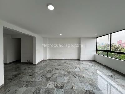 Apartamento de 3 alcobas en venta en El Poblado, Medellín, 138 m² · foto 4 de 15