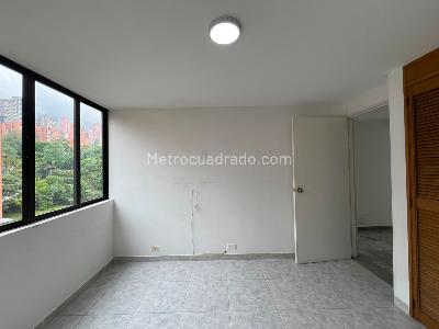 Apartamento de 3 alcobas en venta en El Poblado, Medellín, 138 m² · foto 8 de 15
