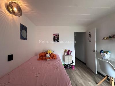 Apartamento de 2 alcobas en venta en El Poblado, Medellín, 80 m² · foto 14 de 19