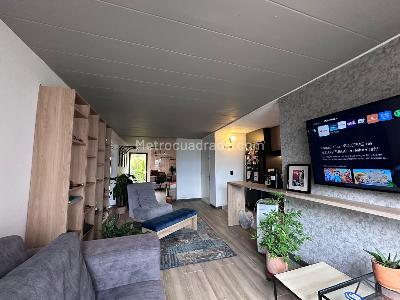 Apartamento de 2 alcobas en venta en El Poblado, Medellín, 80 m² · foto 4 de 19