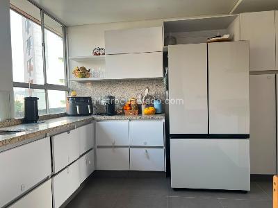 Apartamento de 3 alcobas en venta en El Poblado, Medellín, 134 m² · foto 7 de 17