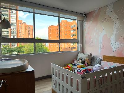 Apartamento de 3 alcobas en venta en El Poblado, Medellín, 134 m² · foto 9 de 17