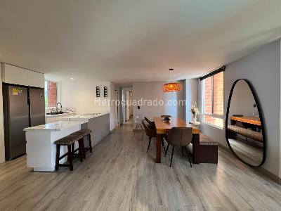 Apartamento de 3 alcobas en venta en El Poblado, Medellín, 130 m² · foto 3 de 15