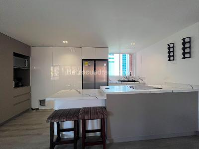 Apartamento de 3 alcobas en venta en El Poblado, Medellín, 130 m² · foto 6 de 15