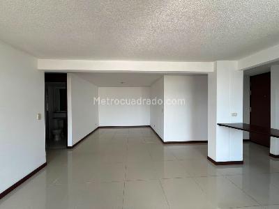 Apartamento en arriendo en El Poblado, Medellín · foto 2 de 15