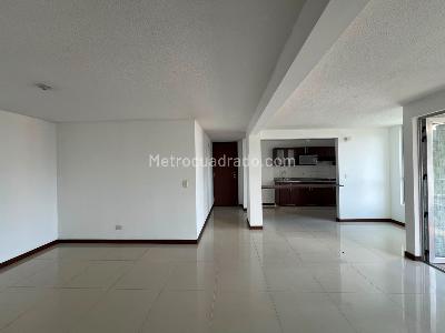 Apartamento en arriendo en El Poblado, Medellín · foto 3 de 15