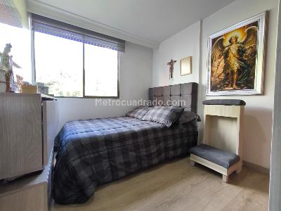 Apartamento de 3 alcobas en venta en El Poblado, Medellín, 76 m² · foto 8 de 10