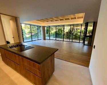 Apartamento de 2 alcobas en venta en El Diamante No. 2, Medellín, 240 m² · foto 2 de 13