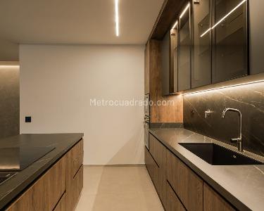 Apartamento de 2 alcobas en venta en El Diamante No. 2, Medellín, 240 m² · foto 3 de 13