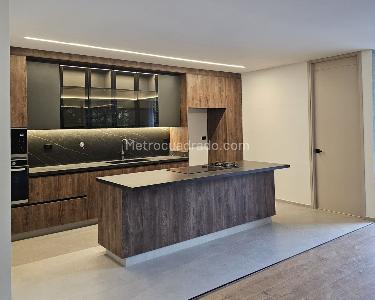 Apartamento de 2 alcobas en venta en El Diamante No. 2, Medellín, 240 m² · foto 5 de 13