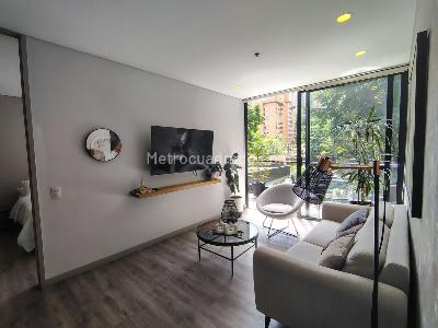 Apartamento de 2 alcobas en venta en El Poblado, Medellín, 71 m² · foto 2 de 18