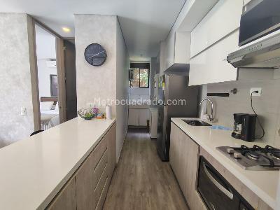 Apartamento de 2 alcobas en venta en El Poblado, Medellín, 71 m² · foto 7 de 18