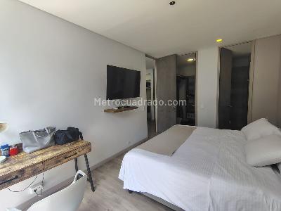 Apartamento de 2 alcobas en venta en El Poblado, Medellín, 71 m² · foto 9 de 18