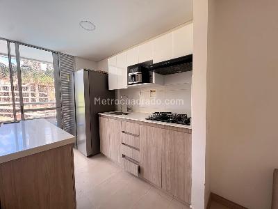 Apartamento de 3 alcobas en venta en Sabaneta, Sabaneta, 68 m² · foto 4 de 13