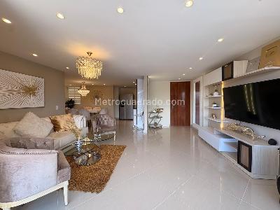 Apartamento de 3 alcobas en venta en Sabaneta, Sabaneta, 90 m² · foto 2 de 17