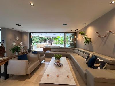 Apartamento en venta en El Poblado, Medellín · foto 2 de 20