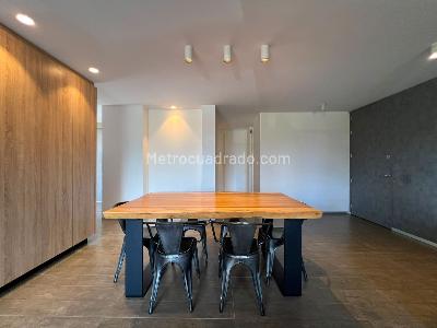 Apartamento de 2 alcobas en venta en El Poblado, Medellín, 100 m² · foto 4 de 17