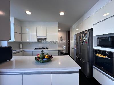 Apartamento en venta en El Poblado, Medellín · foto 7 de 20