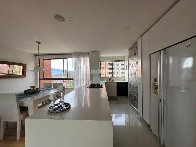 Apartamento de 3 alcobas en venta en El Tesoro, Medellín, 145 m² · foto 8 de 20