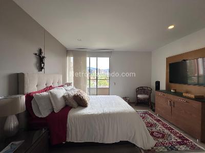 Apartamento de 3 alcobas en venta en El Tesoro, Medellín, 145 m² · foto 10 de 20