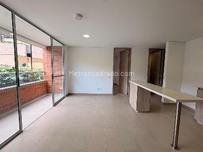 Apartamento de 2 alcobas en venta en Sabaneta, Sabaneta, 59 m² · foto 3 de 11