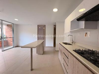 Apartamento de 2 alcobas en venta en Sabaneta, Sabaneta, 59 m² · foto 4 de 11