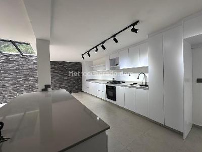 Casa en arriendo en El Poblado, Medellín · foto 8 de 20