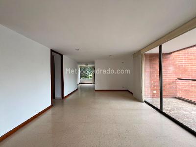 Apartamento de 3 alcobas en venta en El Poblado, Medellín, 130 m² · foto 4 de 13