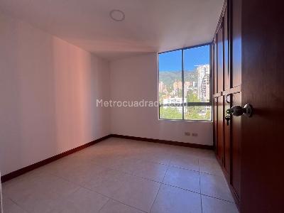 Apartamento de 3 alcobas en venta en El Poblado, Medellín, 130 m² · foto 7 de 13
