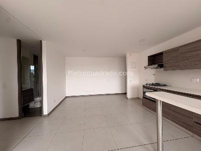 Apartamento de 3 alcobas en venta en Sabaneta, Sabaneta, 75 m² · foto 2 de 14