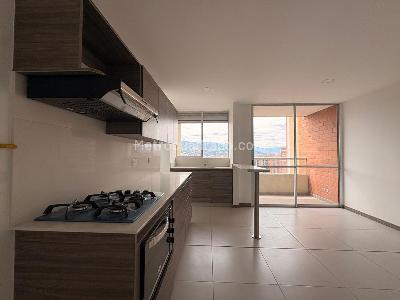 Apartamento de 3 alcobas en venta en Sabaneta, Sabaneta, 75 m² · foto 3 de 14