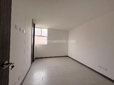 Apartamento de 3 alcobas en venta en Sabaneta, Sabaneta, 75 m² · foto 7 de 14