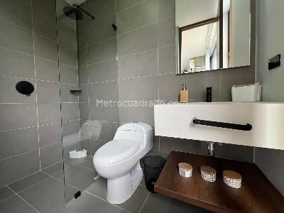 Apartamento de 2 alcobas en venta en El Poblado, Medellín, 100 m² · foto 11 de 14
