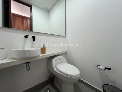 Apartamento de 2 alcobas en venta en El Poblado, Medellín, 100 m² · foto 13 de 14