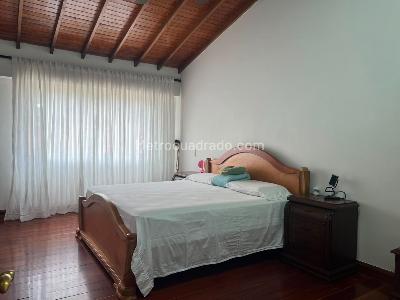 Casa de 5 alcobas en venta en Envigado, Envigado, 265 m² · foto 13 de 19