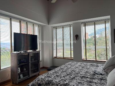 Apartamento de 3 alcobas en venta en El Poblado, Medellín, 182 m² · foto 10 de 19