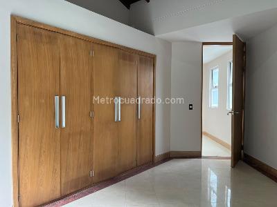 Casa de 3 alcobas en arriendo en Envigado, Envigado, 380 m² · foto 8 de 19