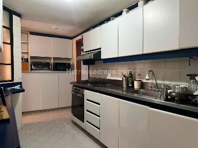 Apartamento de 3 alcobas en venta en Los Balsos, Medellín, 200 m² · foto 8 de 18