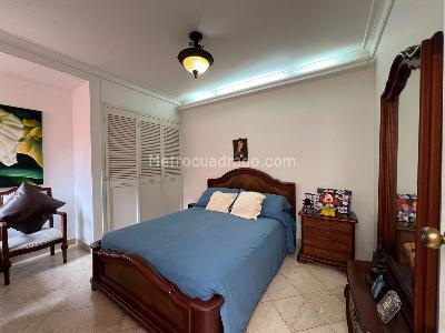 Casa de 3 alcobas en venta en El Poblado, Medellín, 198 m² · foto 11 de 17