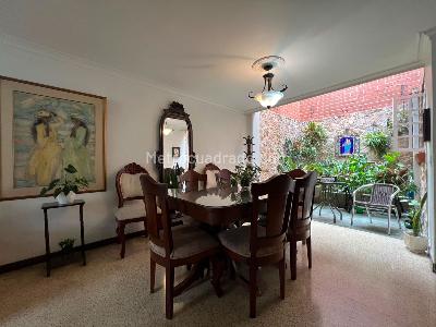 Casa de 3 alcobas en venta en El Poblado, Medellín, 198 m² · foto 3 de 17