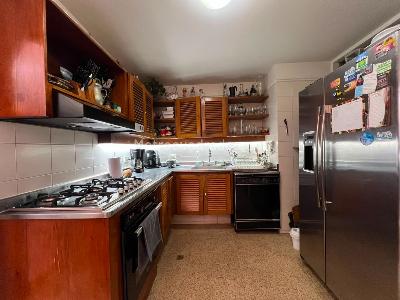 Casa de 3 alcobas en venta en El Poblado, Medellín, 198 m² · foto 5 de 17