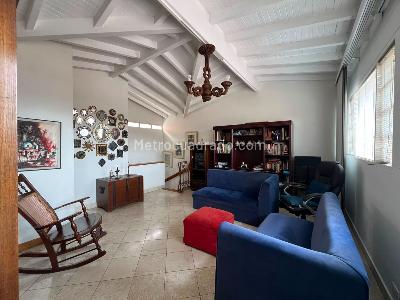 Casa de 3 alcobas en venta en El Poblado, Medellín, 198 m² · foto 7 de 17