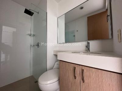 Apartamento de 2 alcobas en venta en El Poblado, Medellín, 115 m² · foto 15 de 18