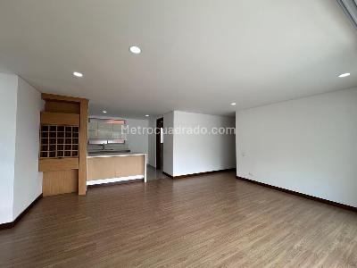 Apartamento de 2 alcobas en venta en El Poblado, Medellín, 115 m² · foto 3 de 18